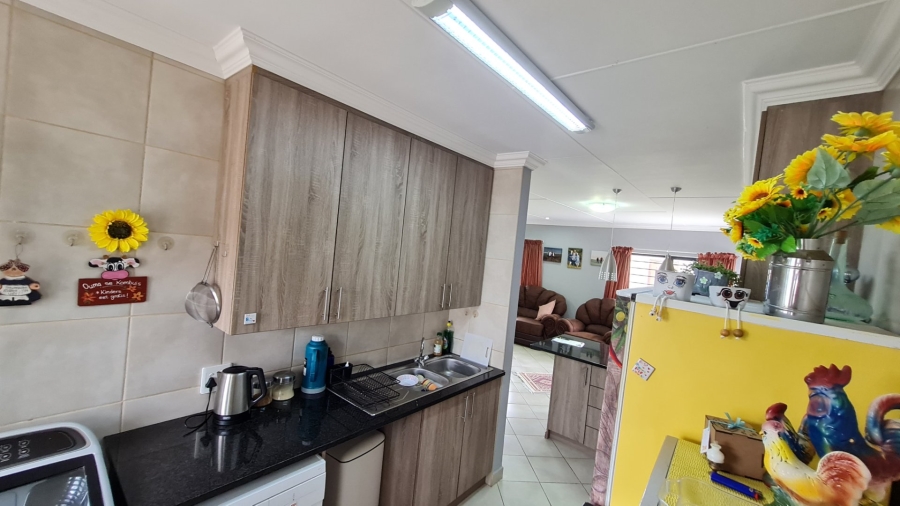 6 Bedroom Property for Sale in Dana Bay Western Cape